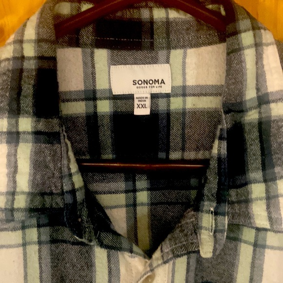 Blue teal and whit plaid button up - Picture 2 of 2